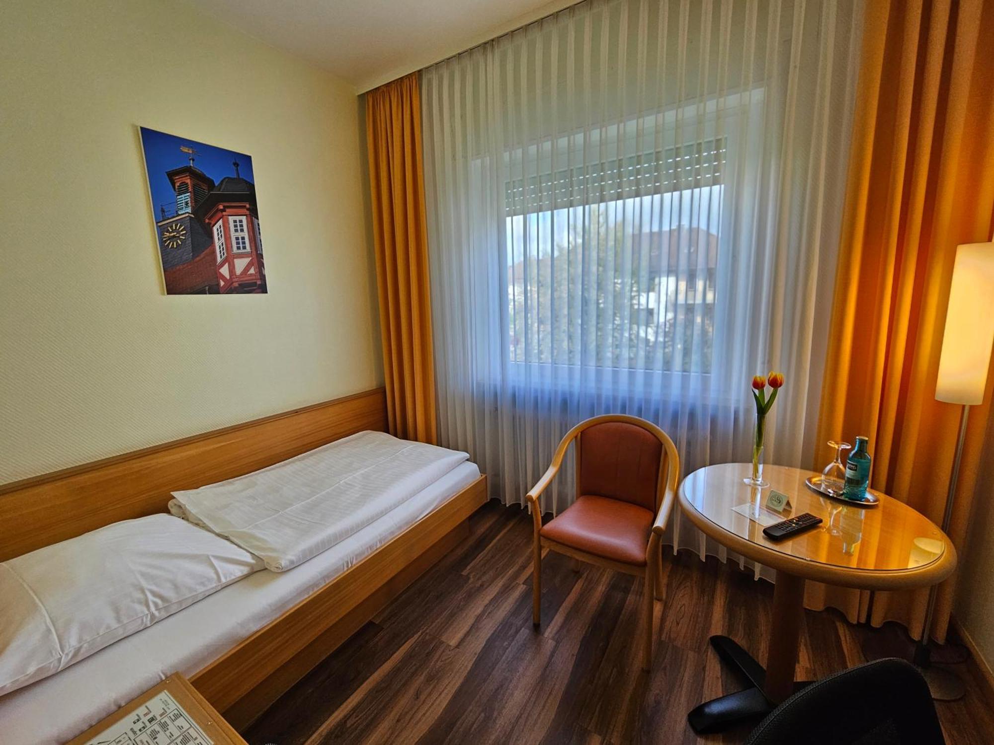 Hotel Hessischer Hof เมลซุงเงิน ภายนอก รูปภาพ