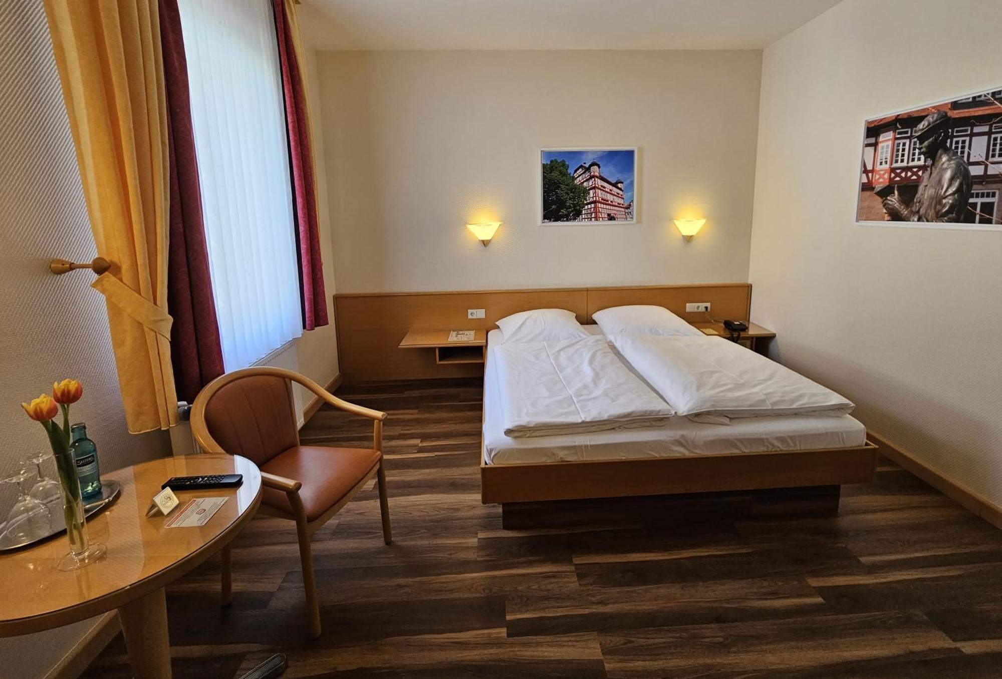Hotel Hessischer Hof เมลซุงเงิน ภายนอก รูปภาพ